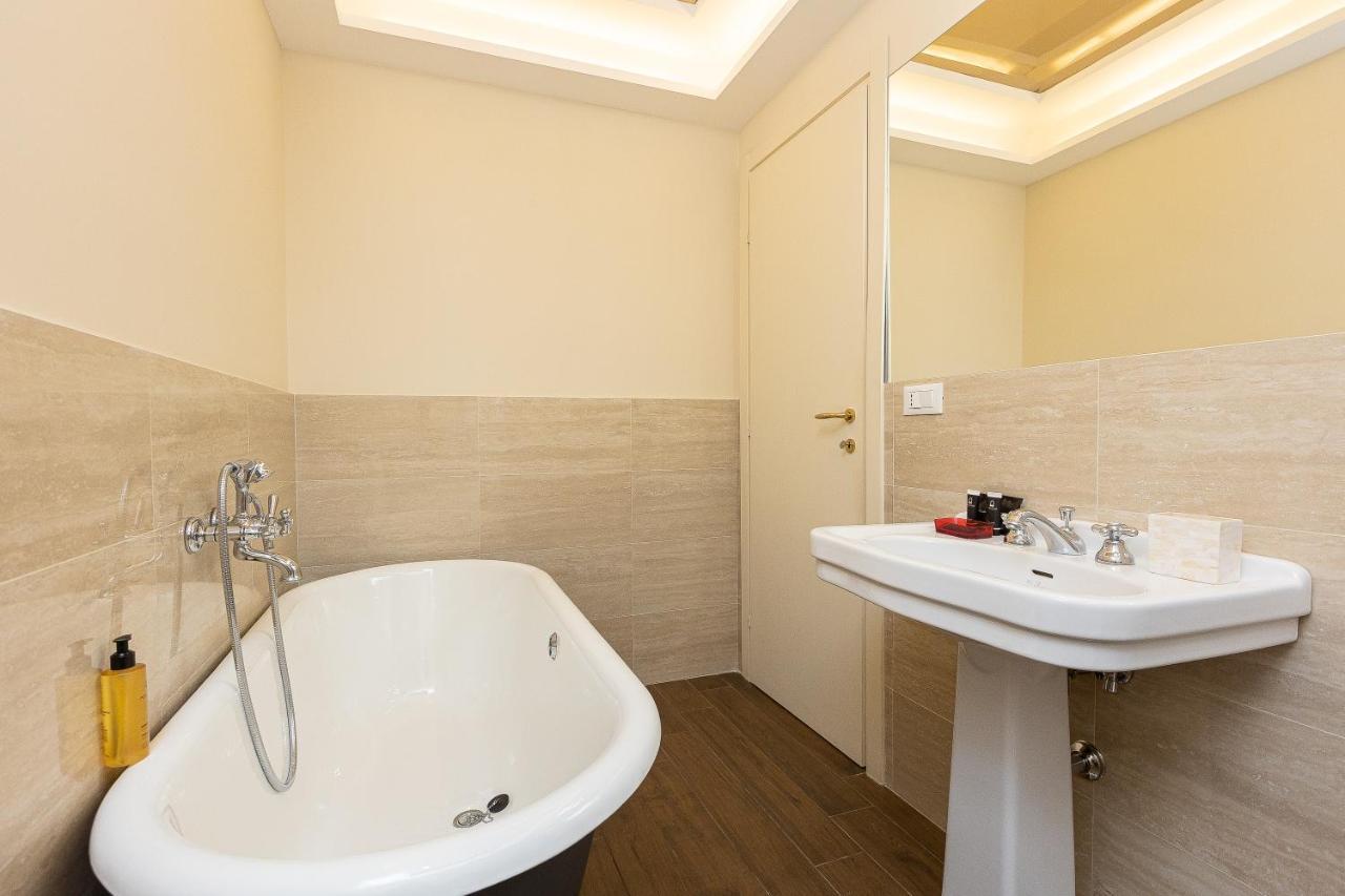 Spa Apartment Via Barberini Rome Exterior photo