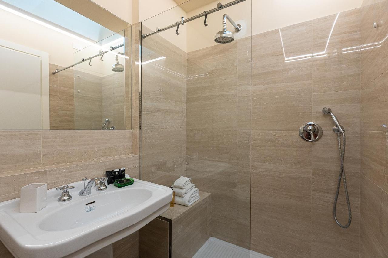 Spa Apartment Via Barberini Rome Exterior photo