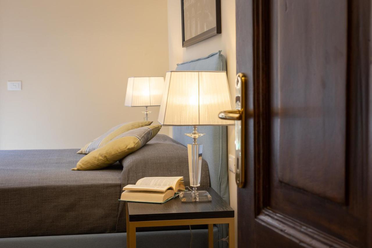 Spa Apartment Via Barberini Rome Exterior photo
